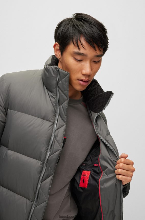 4TFNJN1790 الرمادي الداكن Hugo Boss معطف منتفخ مقاوم للماء مع شعار أحمر اللون باللون الرمادي الداكن من Hugo