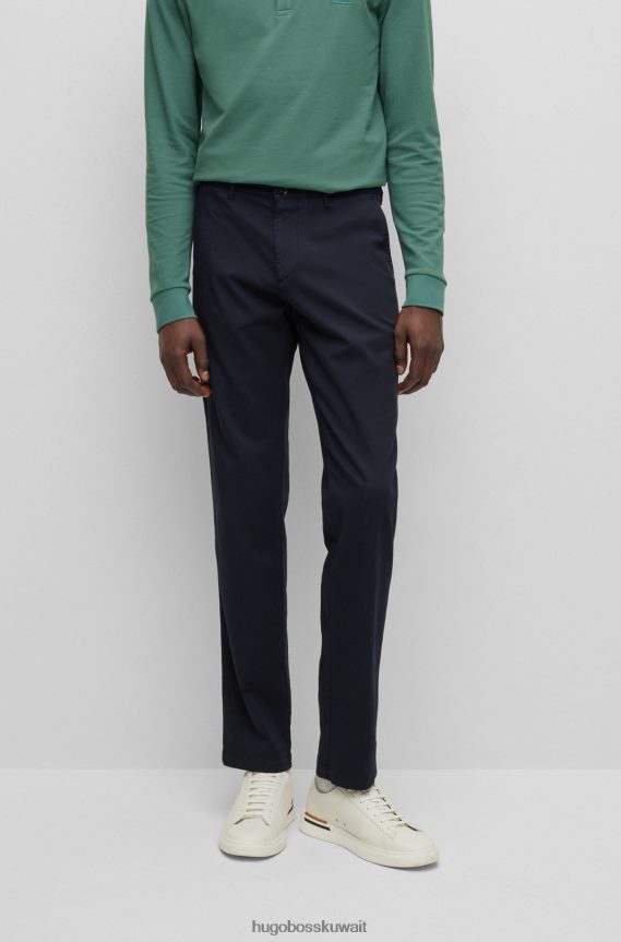 4TFNJN1820 أزرق غامق Hugo Boss بنطال تشينو هوغو باللون الأزرق الداكن بقصّة عادية مصنوع من قطن الغبردين المطاطي