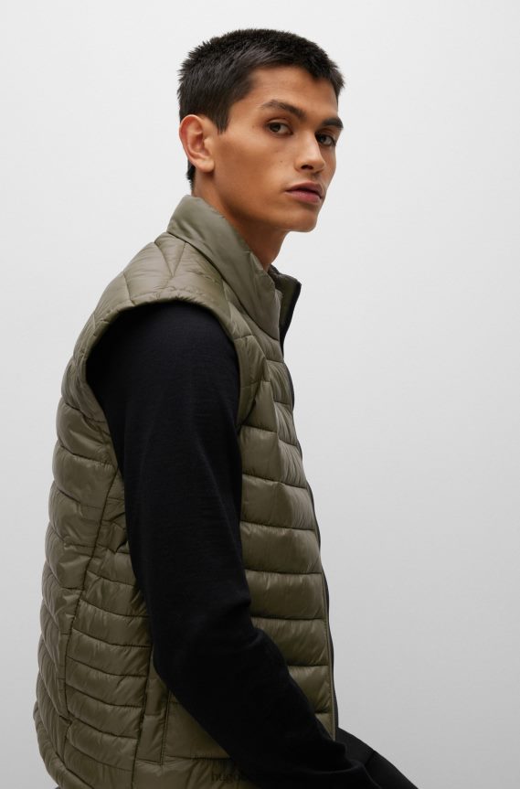 4TFNJN1834 أخضر غامق Hugo Boss جيليه Hugo قابل للتعبئة مع شعار متناغم باللون الأخضر الداكن