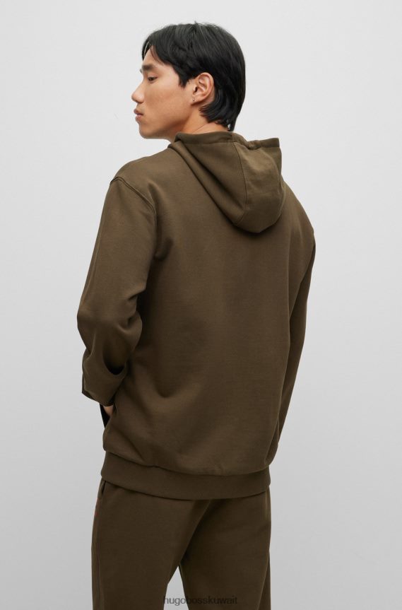 4TFNJN1849 أخضر غامق Hugo Boss سترة بغطاء للرأس بسحاب من قماش تيري الفرنسي مع شعار هوغو بإطار باللون الأخضر الداكن