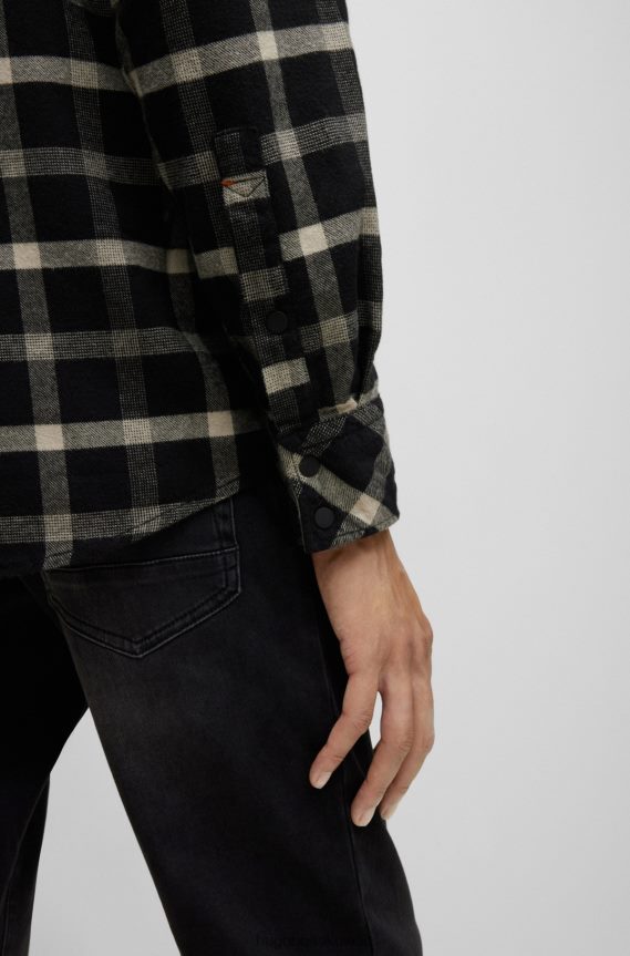 4TFNJN1875 أسود Hugo Boss قميص Hugo ذو المقاس العادي مصنوع من قماش الفانيلا المصنوع من القطن العضوي باللون الأسود