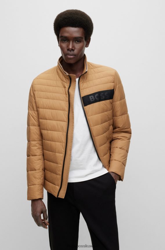 4TFNJN1974 اللون البيج Hugo Boss هوغو سترة مبطنة طاردة للماء مع شريط شعار ثلاثي الأبعاد، بيج