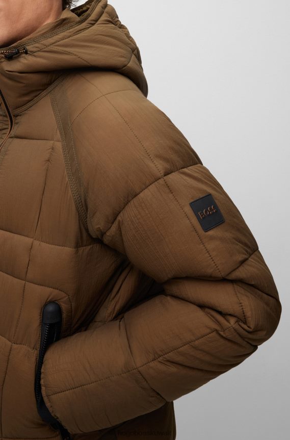 4TFNJN2022 الكاكي Hugo Boss سترة كاكي هوغو مقاومة للماء بمقاس عادي