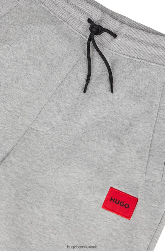 4TFNJN2080 الرمادي الداكن Hugo Boss قيعان رياضية من القطن مع رقعة شعار حمراء باللون الرمادي الداكن