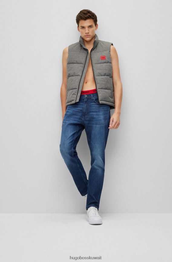 4TFNJN2088 أزرق غامق Hugo Boss جينز بقصة عادية باللون الأزرق من قماش الدنيم المطاطي المريح هوغو باللون الأزرق الداكن