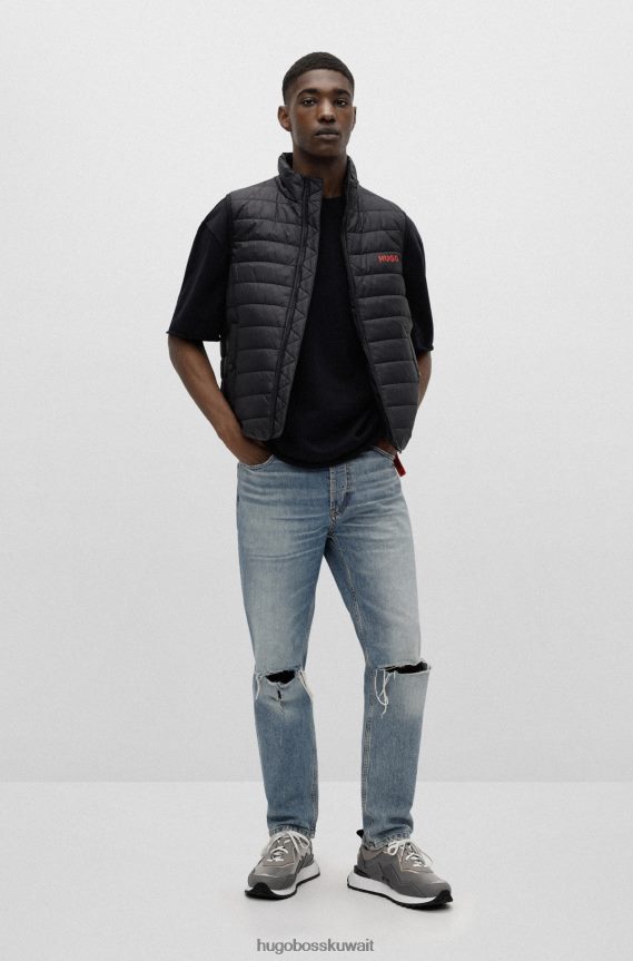 4TFNJN2092 أسود Hugo Boss جيليه مبطن طارد للماء بقصة ضيقة مع شعار متباين باللون الأسود