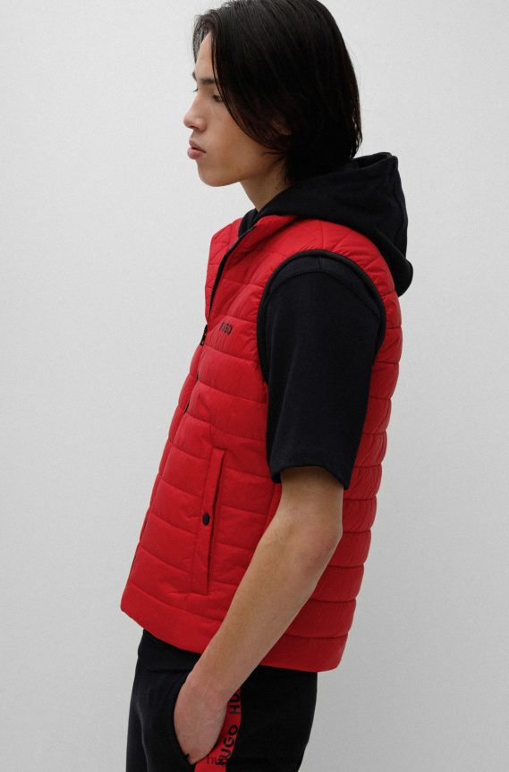 4TFNJN2093 وردي فاتح Hugo Boss جيليه مبطن طارد للماء بقصة ضيقة باللون الوردي الفاتح مع شعار هوغو متباين