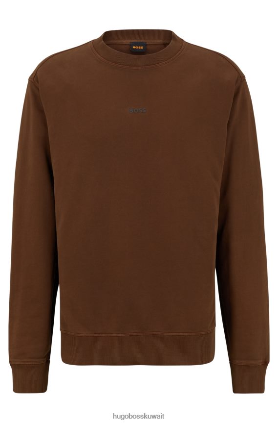 4TFNJN2101 بني Hugo Boss سويت شيرت هوغو بني برقبة دائرية من قماش تيري الفرنسي مع شعار متعدد الطبقات