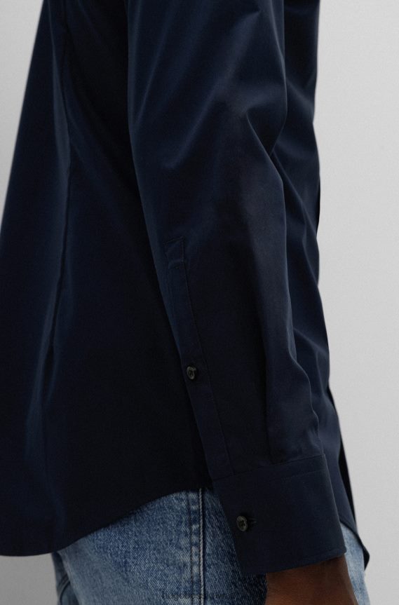 4TFNJN2108 أزرق غامق Hugo Boss قميص هوغو ذو قصة ضيقة باللون الأزرق الداكن مصنوع من قماش البوبلين القطني سهل الكي
