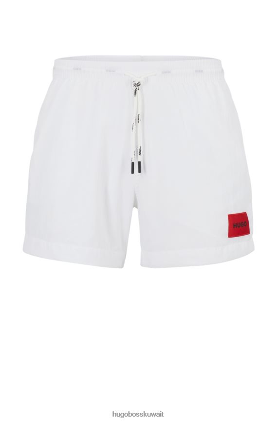 4TFNJN2139 أبيض Hugo Boss شورت سباحة هوغو أبيض سريع الجفاف مع ملصق شعار أحمر
