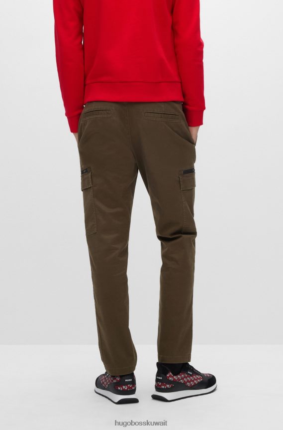 4TFNJN2154 أخضر غامق Hugo Boss بنطلون كارجو بقصة ضيقة من قماش الجبردين القطني المطاطي باللون الأخضر الداكن