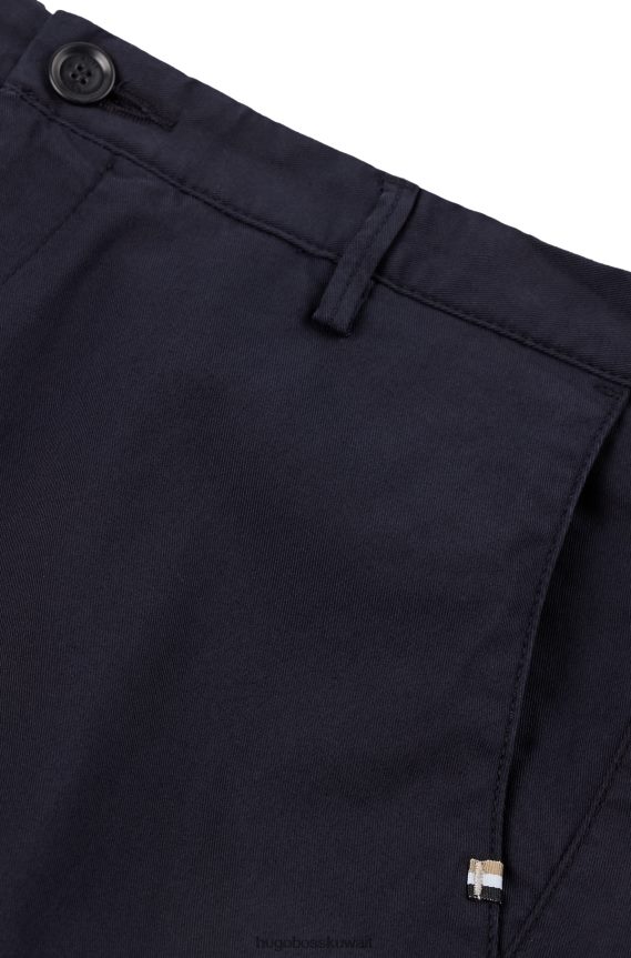 4TFNJN2160 أزرق غامق Hugo Boss تشينو بقصّة ضيّقة مصنوع من قطن الغبردين الأزرق المرن