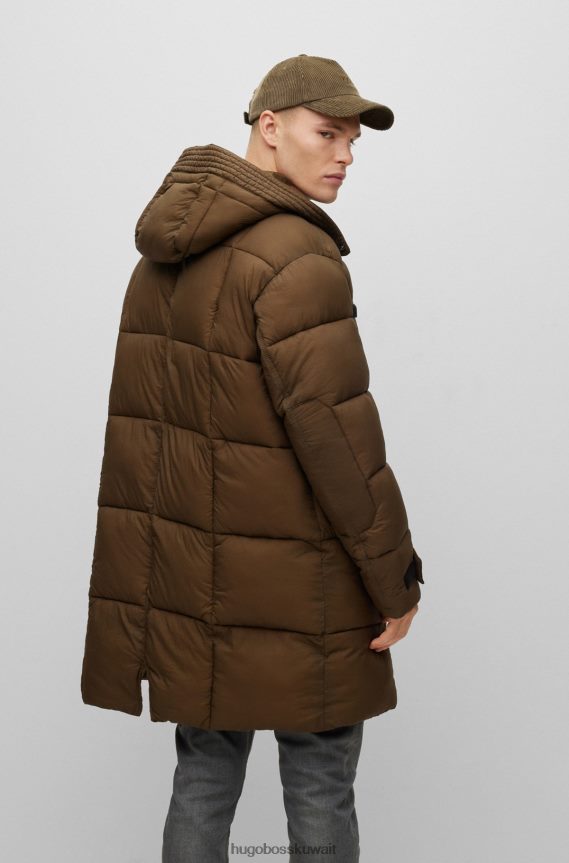 4TFNJN2163 أخضر غامق Hugo Boss سترة هوغو باركا خضراء داكنة مقاومة للماء مع بقع على المرفق