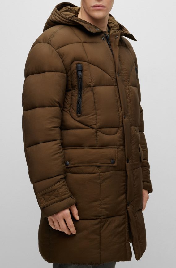 4TFNJN2163 أخضر غامق Hugo Boss سترة هوغو باركا خضراء داكنة مقاومة للماء مع بقع على المرفق