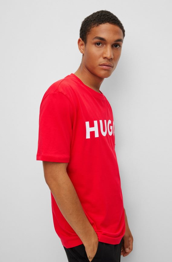 4TFNJN2173 أحمر Hugo Boss تي شيرت من الجيرسي القطني باللون الأحمر بقصة عادية مع شعار Hugo بلون متباين
