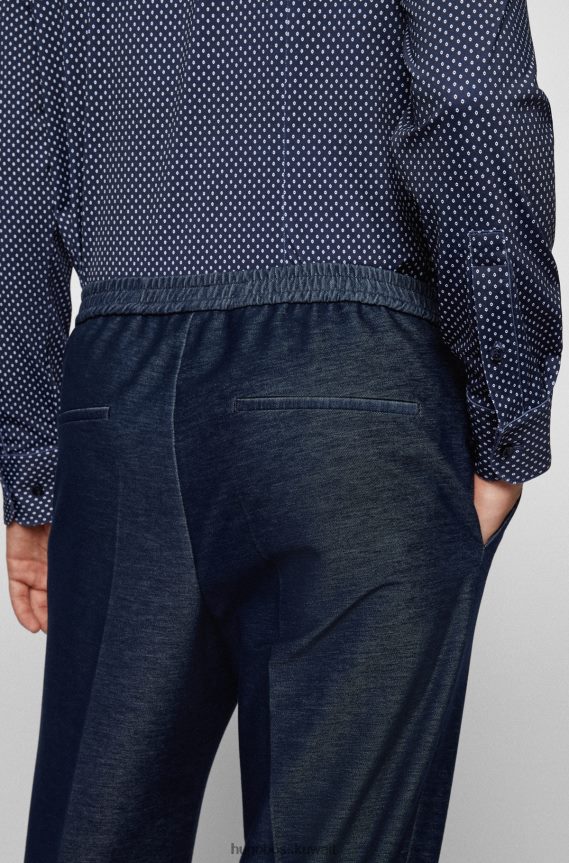 4TFNJN2185 أزرق غامق Hugo Boss قميص أزرق داكن بقصّة ضيّقة من هوغو جيرسي مطاطي الأداء بطبعات هندسية