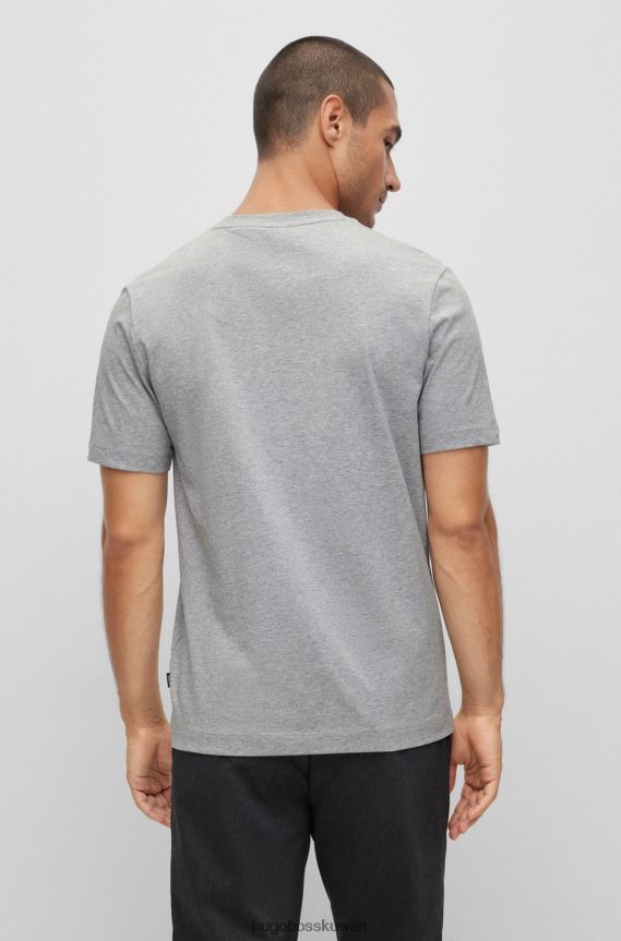 4TFNJN2240 رمادي فاتح Hugo Boss تيشيرت بشعار الماركة بمقاس عادي مصنوع من قطن الجيرسيه باللون الرمادي الفاتح من Hugo