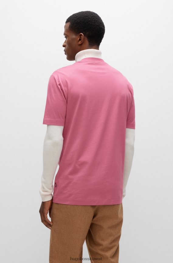 4TFNJN2241 وردي فاتح Hugo Boss تيشيرت بشعار الماركة ذو قصة عادية باللون الوردي الفاتح مصنوع من قطن جيرسي هوغو