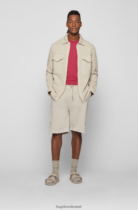 4TFNJN2242 لون القرنفل Hugo Boss تيشيرت بشعار الماركة بمقاس عادي مصنوع من قطن جيرسي باللون الوردي