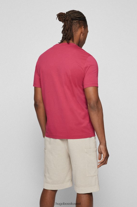 4TFNJN2242 لون القرنفل Hugo Boss تيشيرت بشعار الماركة بمقاس عادي مصنوع من قطن جيرسي باللون الوردي