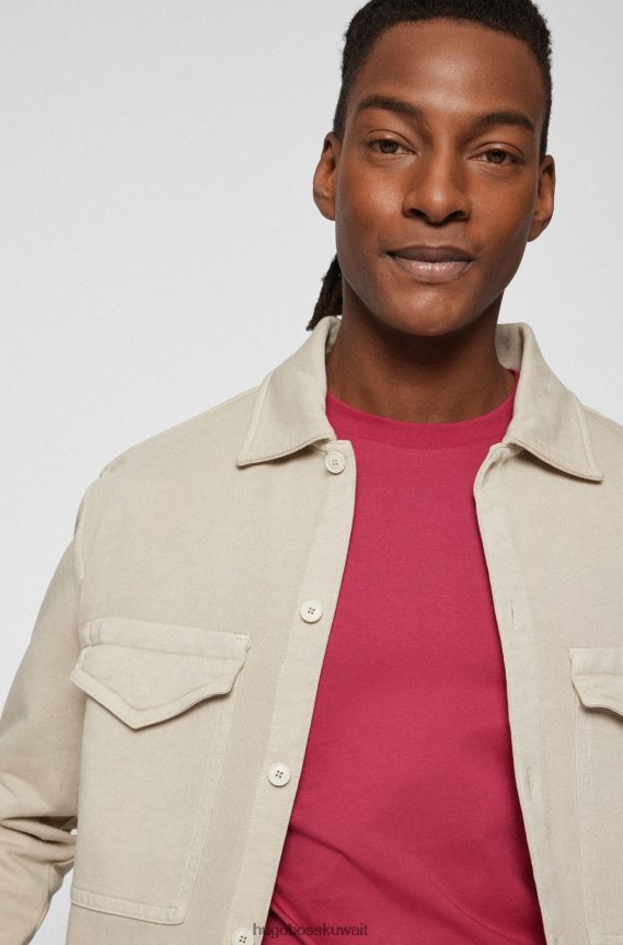 4TFNJN2242 لون القرنفل Hugo Boss تيشيرت بشعار الماركة بمقاس عادي مصنوع من قطن جيرسي باللون الوردي