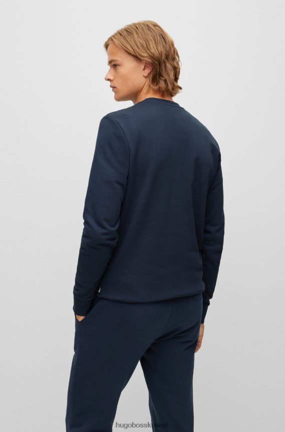 4TFNJN2256 أزرق غامق Hugo Boss هوغو سويت شيرت من القطن العضوي باللون الأزرق الداكن مع شعار مطبوع بالمطاط