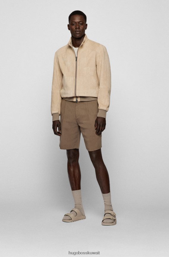 4TFNJN2270 البيج الفاتح Hugo Boss سترة بومبر من جلد الغزال باللون البيج الفاتح من Hugo بمقاس نحيف