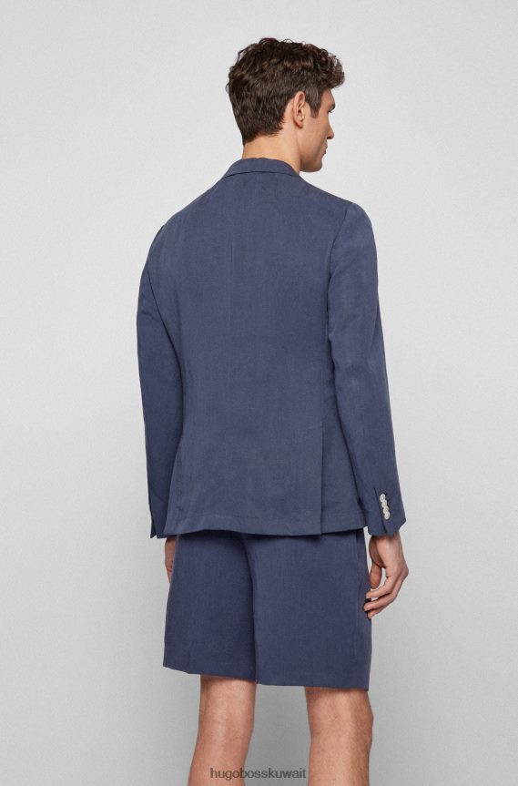 4TFNJN2340 أزرق غامق Hugo Boss سترة زرقاء داكنة بقصة ضيقة مع دبوس هوغو على طية صدر السترة بشريط مميز