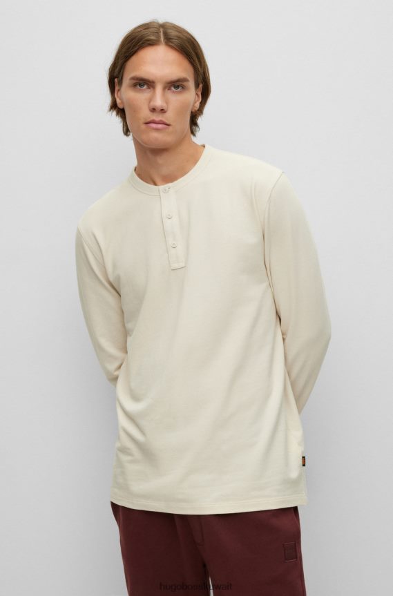 4TFNJN2355 أبيض Hugo Boss تيشيرت هوغو أبيض برقبة هينلي بقصة عادية مصنوع من قطن الجيرسيه