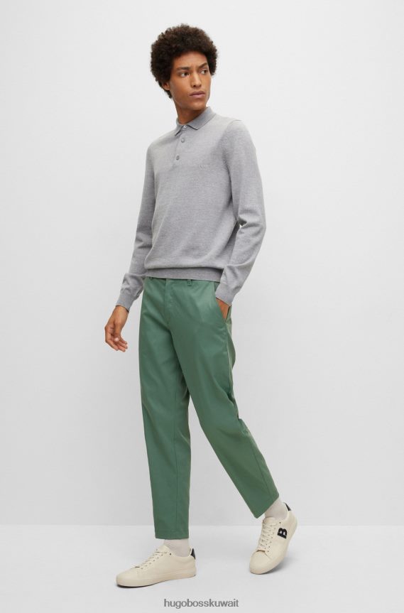 4TFNJN2358 أخضر Hugo Boss بنطال مستدق باللون الأخضر مع ساق قصيرة مصنوع من قماش هوغو عالي الأداء