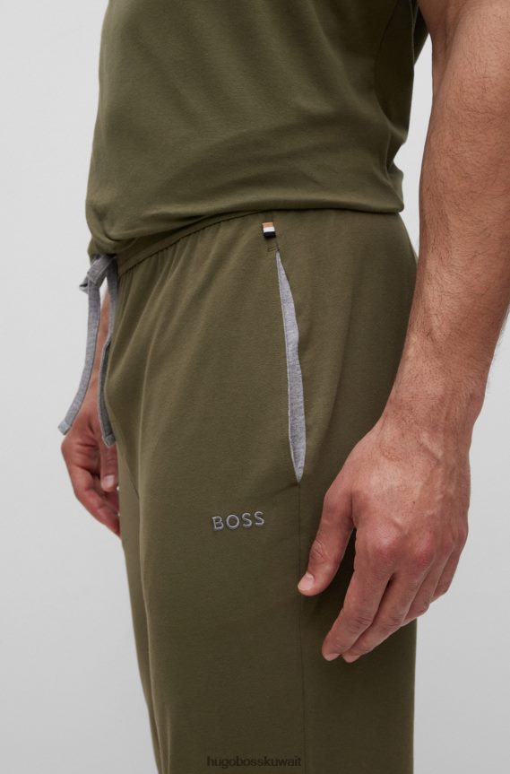 4TFNJN2384 الكاكي Hugo Boss بدلة رياضية من القطن المرن باللون الكاكي هوغو مع شعار مطرز