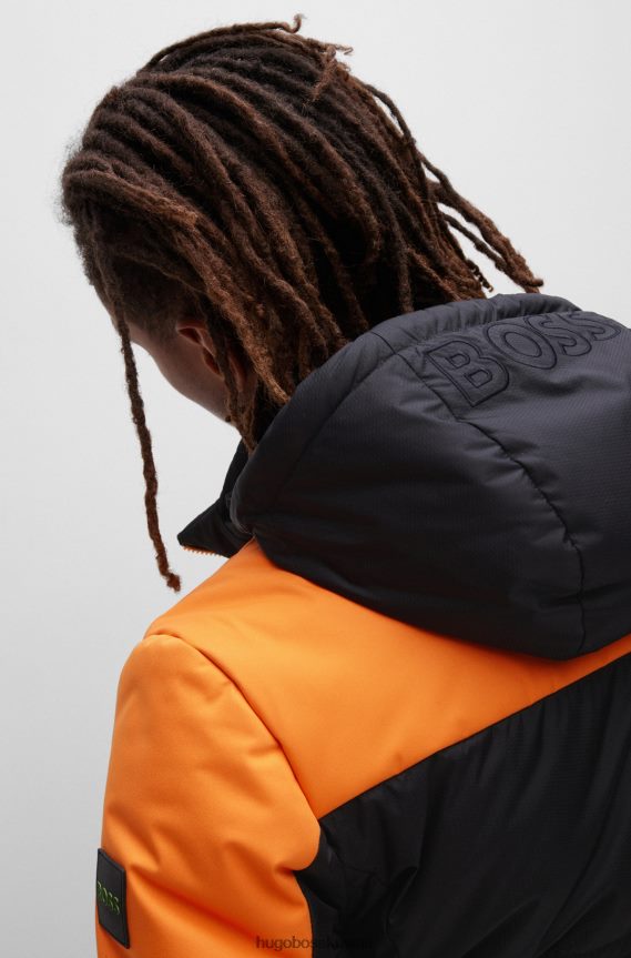 4TFNJN2439 أسود Hugo Boss سترة مقاومة للماء مع تفاصيل الشعار باللون الأسود