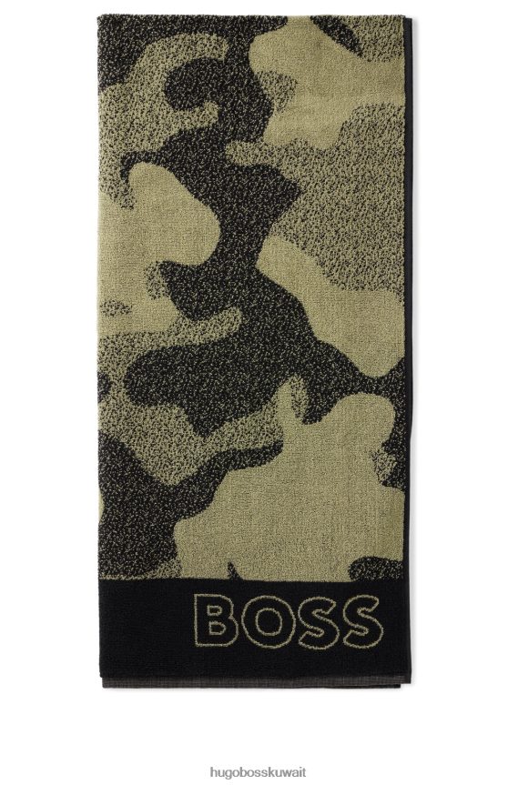 4TFNJN2481 منقوشة باللون الأخضر Hugo Boss ومنشفة الشاطئ بطبعة مموهة من الدوري الاميركي للمحترفين