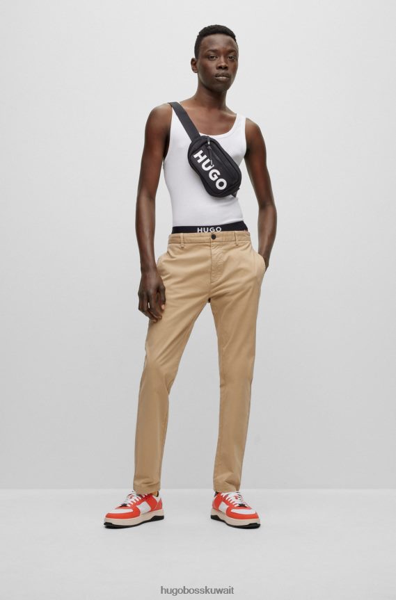 4TFNJN2501 اللون البيج Hugo Boss بنطال تشينو بقصّة ضيّقة من قماش الجبردين القطني المطاطي باللون البيج
