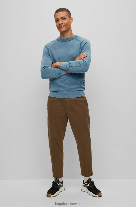 4TFNJN2526 أزرق Hugo Boss سترة زرقاء بقصة عادية من القطن المصبوغ مع تفاصيل هوغو المميزة