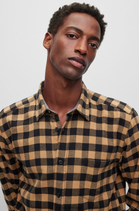 4TFNJN2541 بني Hugo Boss قميص بني منقوش بقصة عادية مصنوع من قطن الفانيلا المصقول