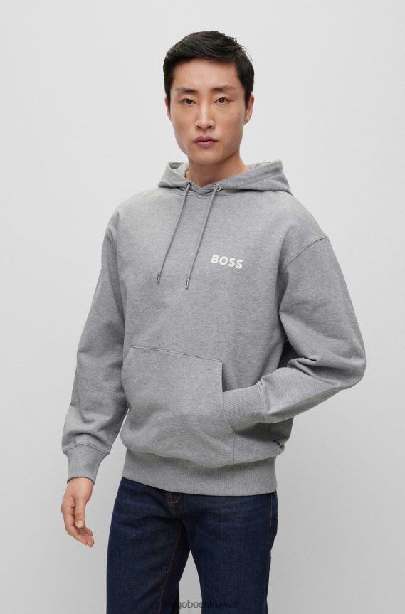 4TFNJN2547 رمادي فاتح Hugo Boss كنزة بغطاء رأس من القطن العضوي باللون الرمادي الفاتح مع شعار هوغو بطبعة مطاطية