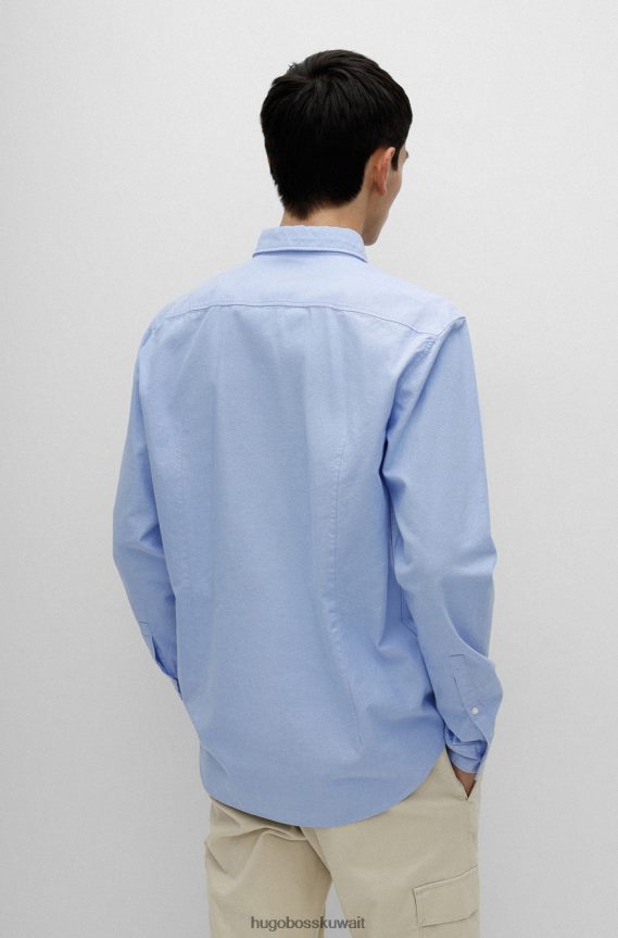 4TFNJN2594 أزرق فاتح Hugo Boss قميص Hugo ذو قصة ضيقة باللون الأزرق الفاتح من القطن مع ملصق شعار باللون الأحمر