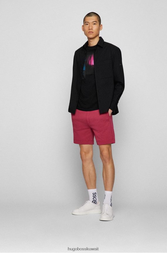 4TFNJN2604 أسود Hugo Boss تي شيرت أسود من قطن بيما بقصة عادية مع عمل فني ملون