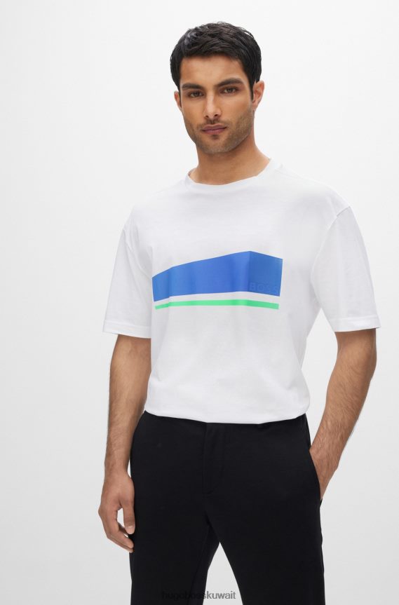 4TFNJN2624 أبيض Hugo Boss تيشيرت Hugo مريح من القطن العضوي مع شعار عمل فني باللون الأبيض