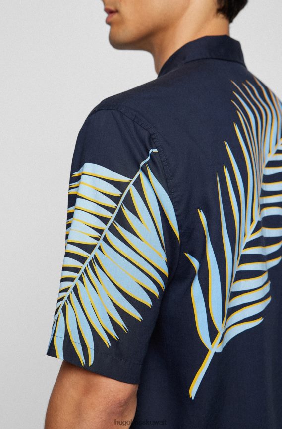 4TFNJN2631 أزرق غامق Hugo Boss قميص بأكمام قصيرة وقصة عادية مع طباعة أوراق الشجر باللون الأزرق الداكن