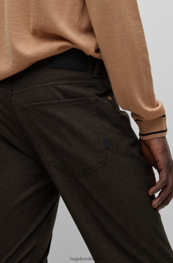 4TFNJN2641 بني غامق Hugo Boss هوغو بنطال جينز بني داكن بقصة عادية من قماش الدنيم المطاطي
