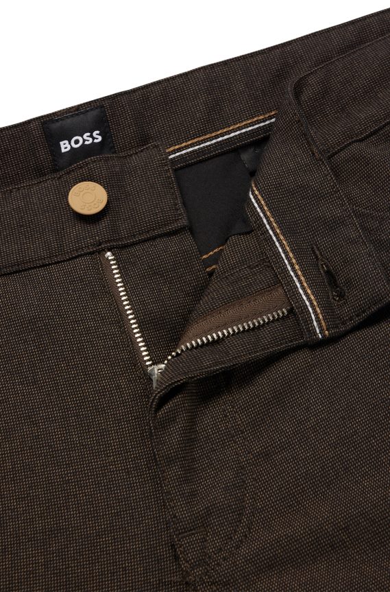 4TFNJN2641 بني غامق Hugo Boss هوغو بنطال جينز بني داكن بقصة عادية من قماش الدنيم المطاطي