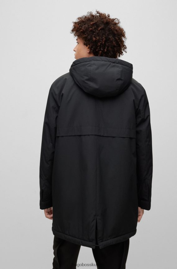 4TFNJN2653 أسود Hugo Boss سترة هوغو سوداء اللون طاردة للماء بمقاس عادي مع شعار مؤطر