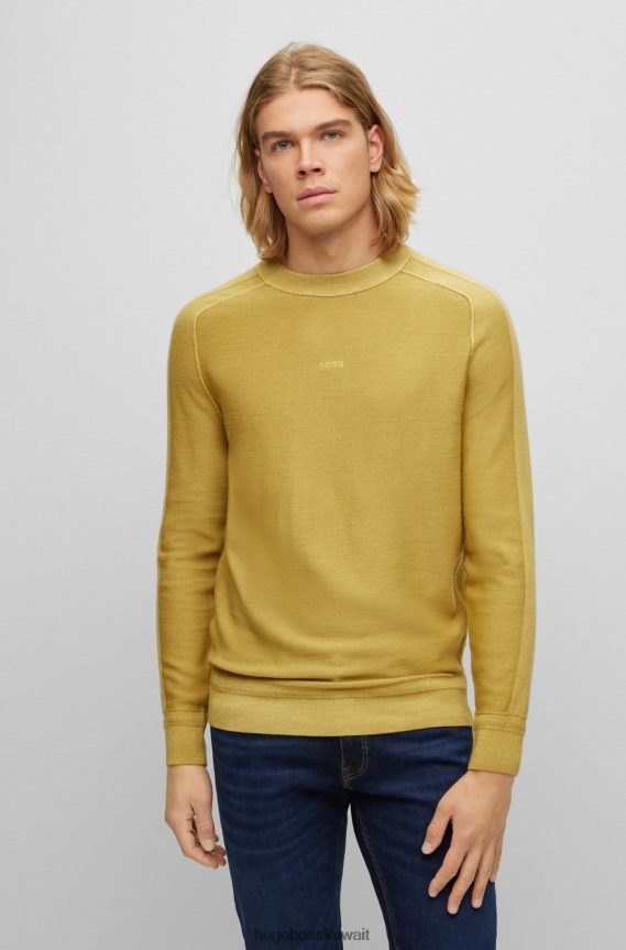 4TFNJN2663 اصفر غامق Hugo Boss سترة بياقة دائرية من الصوف البكر مع شعار هوغو مطرز باللون الأصفر الداكن