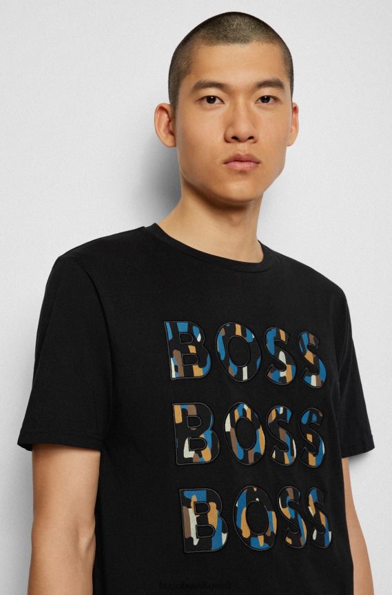 4TFNJN2676 أسود Hugo Boss تيشيرت هوغو أسود مريح من قطن الجيرسيه مع شعار ثلاثي