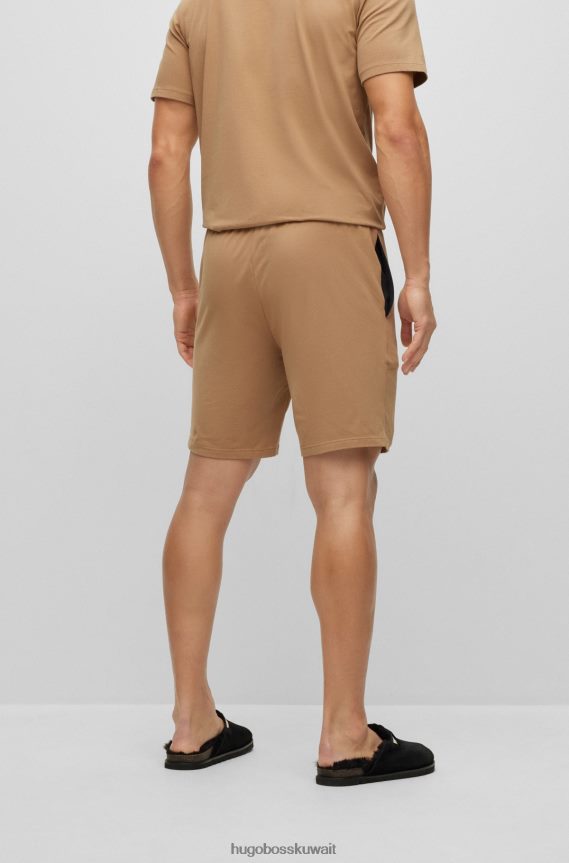4TFNJN2725 اللون البيج Hugo Boss شورت من القطن باللون البيج مع شعار هوغو مطرز