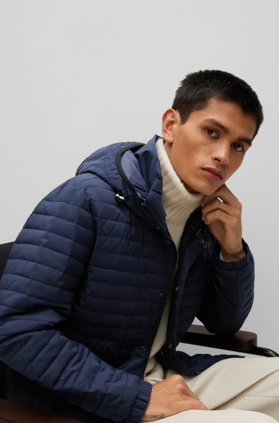 4TFNJN2763 أزرق غامق Hugo Boss هوغو سترة مبطنة مقاومة للماء باللون الأزرق الداكن مع تفاصيل الشعار