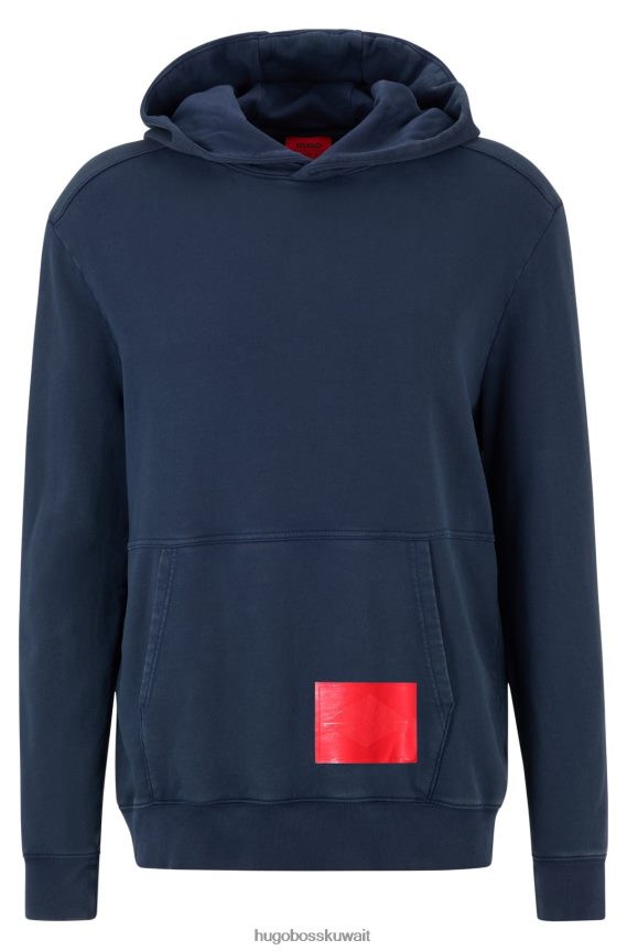 4TFNJN2769 أزرق غامق Hugo Boss هوغو | سترة بغطاء رأس من القطن العضوي مع ملصق شعار كبسولة