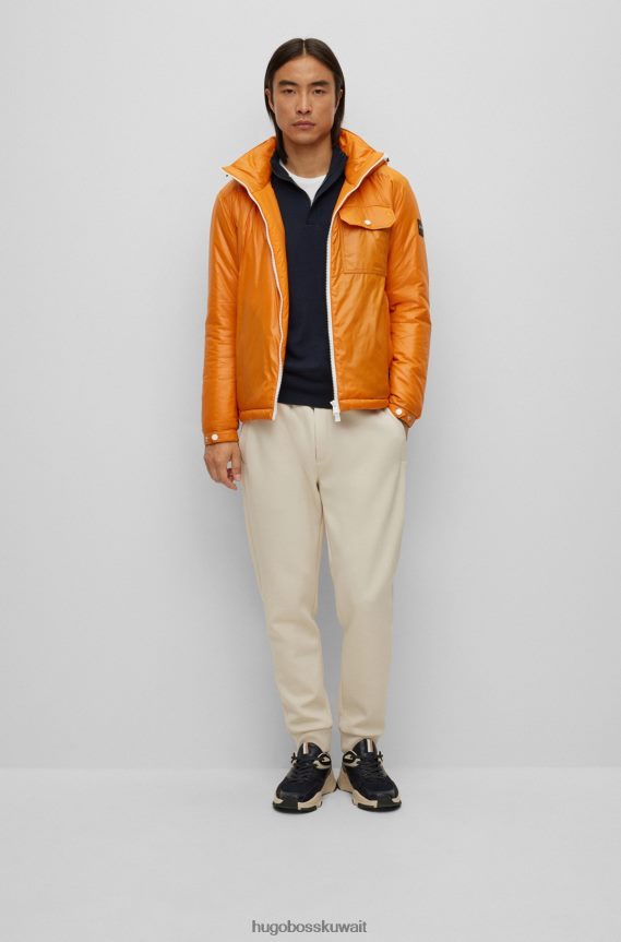 4TFNJN2807 برتقالي فاتح Hugo Boss سترة هوغو ذات غطاء رأس مقاومة للماء باللون البرتقالي الفاتح مصنوعة من مادة لامعة